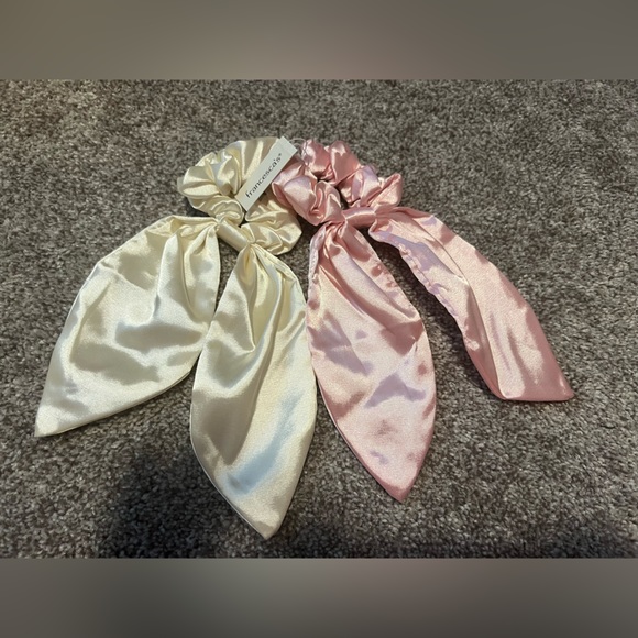 NWT Big & Little scrunchie bundle - pink & white - Picture 3 of 4